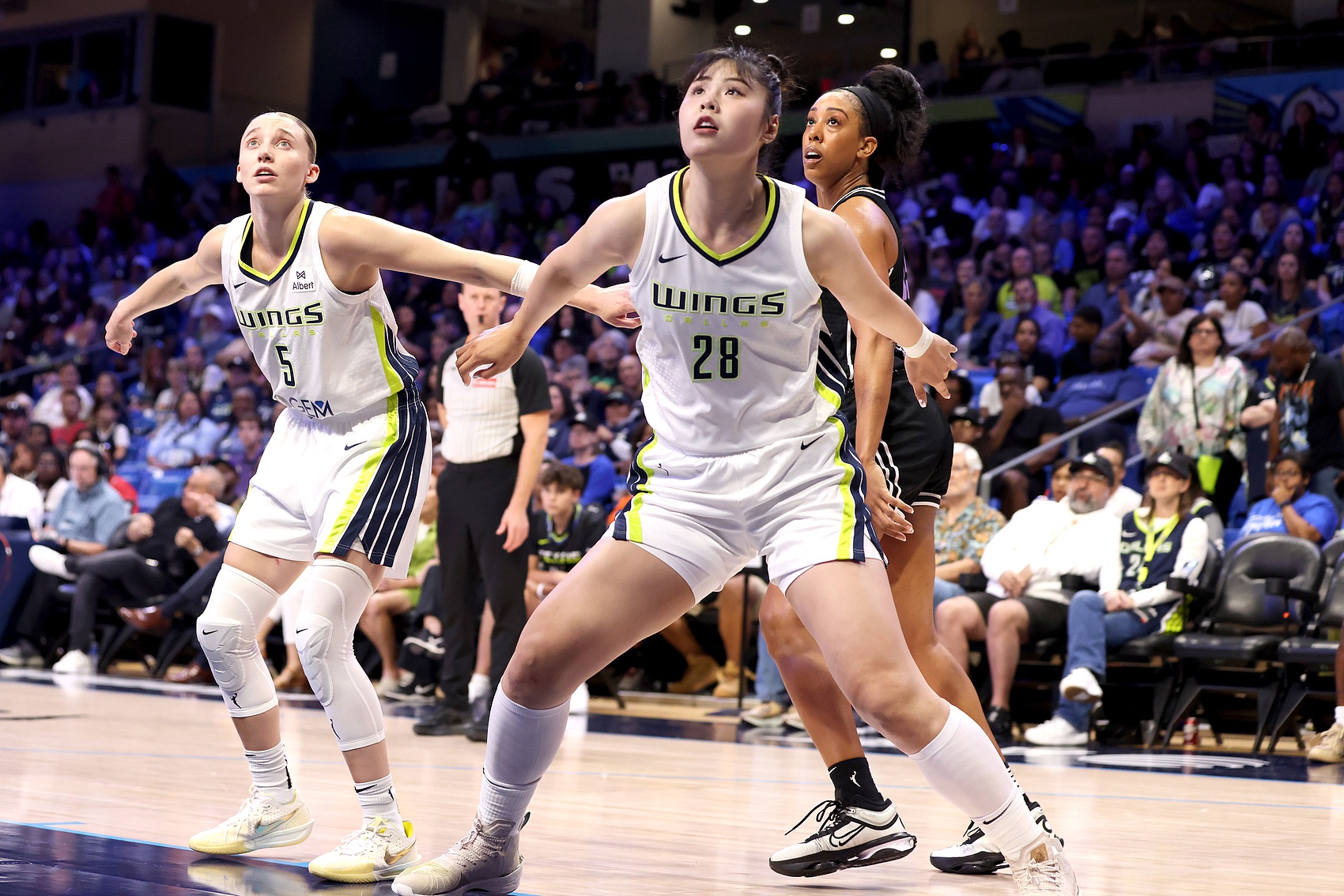 Kaiyun Sports-李月汝谈佩奇：看起来酷酷的 实际上像个小孩一样爱开玩笑