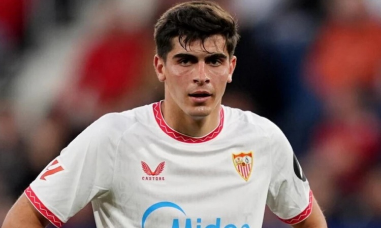 胡安卢有意转投那不勒斯 塞维利亚拒绝放行核心球员