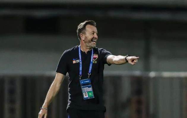 app下载-深足主帅坚持轮换计划：外援不在还有其他球员发热