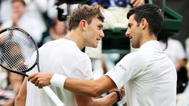 体育赛事-德约25个Ace化身发球大炮 小遇挑战迎来温网首胜