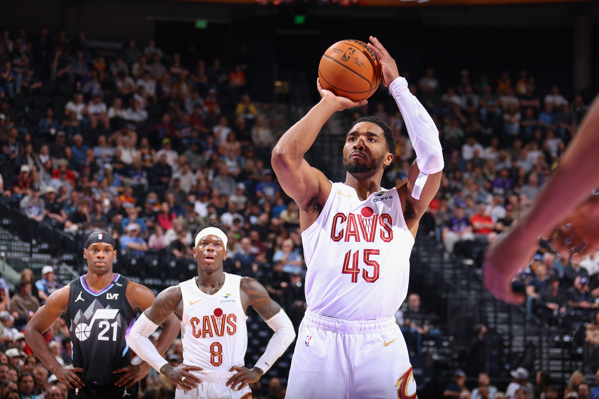 登录入口-米切尔34分哈登13+6+14 骑士送爵士6连败