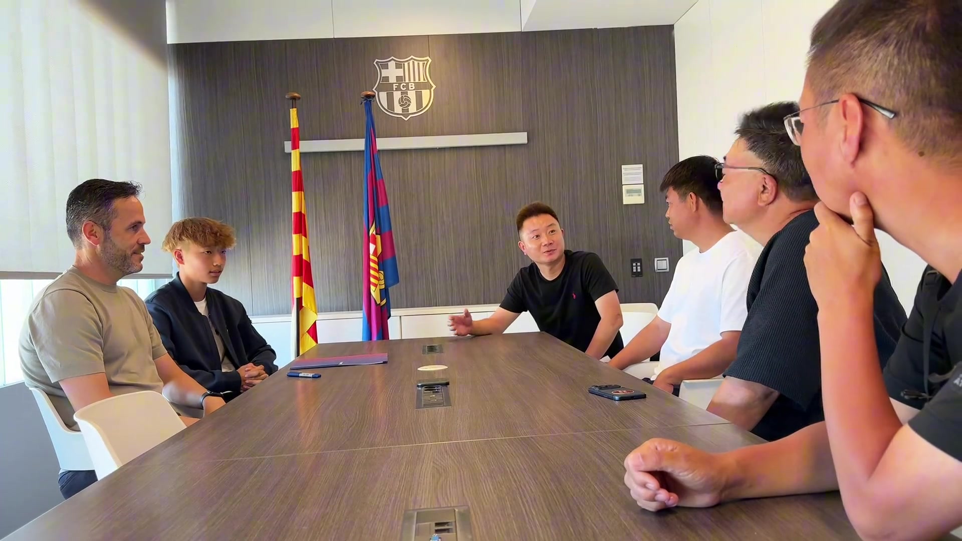 app下载-现场视频！董路晒李昊炎签约巴萨拉玛西亚 成拉玛西亚中国第一人